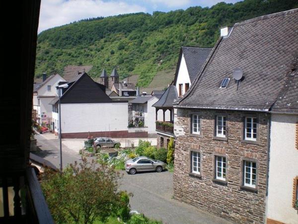 Mosel-Gastehaus Kirch Hotel Ernst Cameră foto